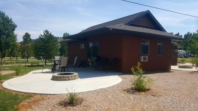 Deluxe Cabins