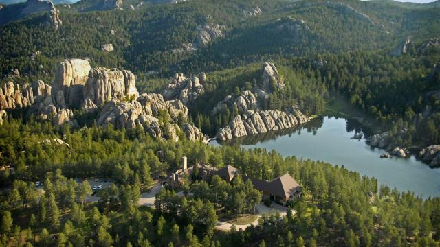 Sylvan Lake Lodge
