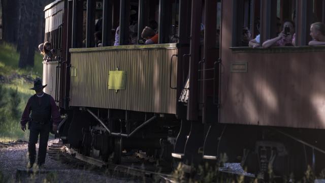 cc06-28-18trainrobbery092.jpg