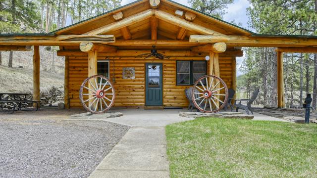 Black Hills Adventure Lodging