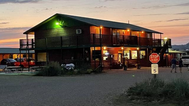 Badlands Hotel & Campground