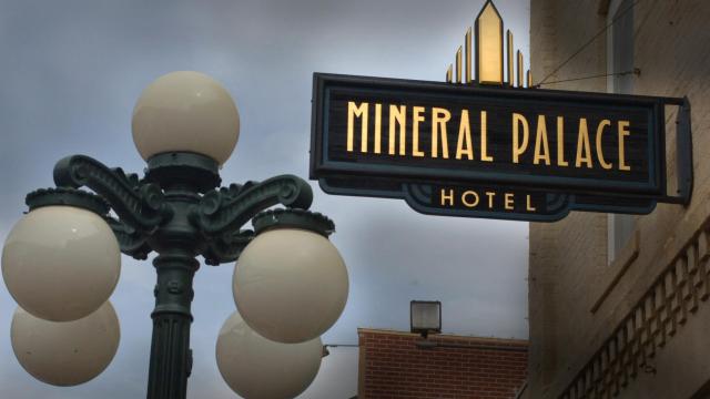 mineralpalacesign.jpg